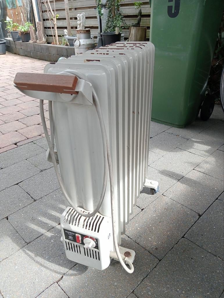 Elektrische olieradiator 1500 Watt - ZGAN, Radiator, Minder dan 60 cm, Ophalen of Verzenden, Zo goed als nieuw