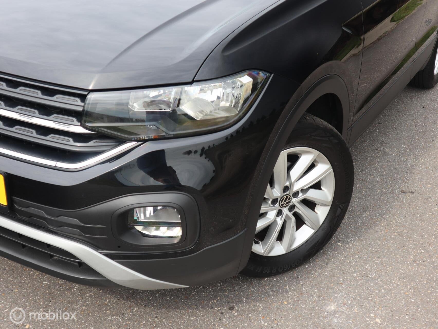 Volkswagen T-Cross 1.0 TSI Life NaviCarplay|Adaptive Cruise|, Auto's, Voorwielaandrijving, Gebruikt, 95 pk, Zwart
