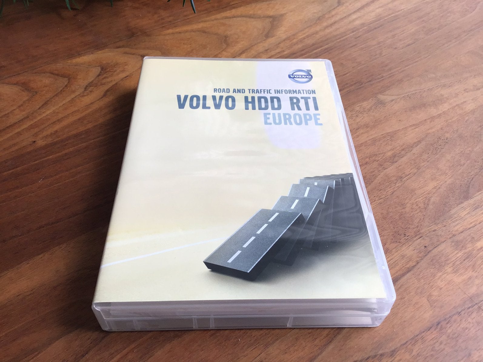 VOLVO BOX, HDD RTI EUROPE, 4 DVD’S PLUS MANUAL, ORIGINAL., Ophalen of Verzenden, Nieuw