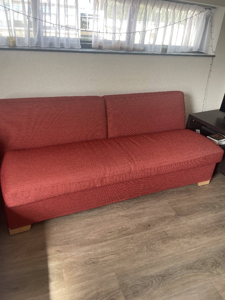 Rode slaapbank - Comfortabel en praktisch, Ophalen, 210 cm, Tweepersoons, Zo goed als nieuw