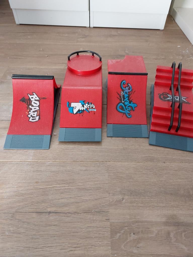Skate board speelgoed, Ophalen, Zo goed als nieuw