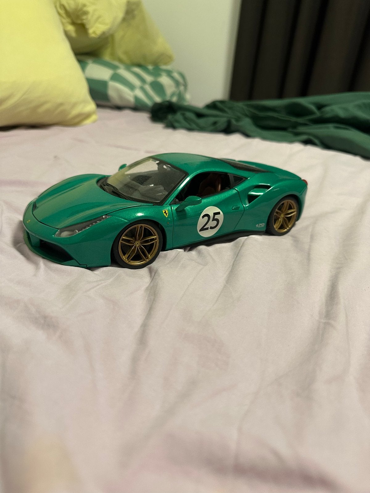 Groene Ferrari 488 GTB schaalmodel - Bburago, Ophalen of Verzenden, Gebruikt, Auto, Overige merken