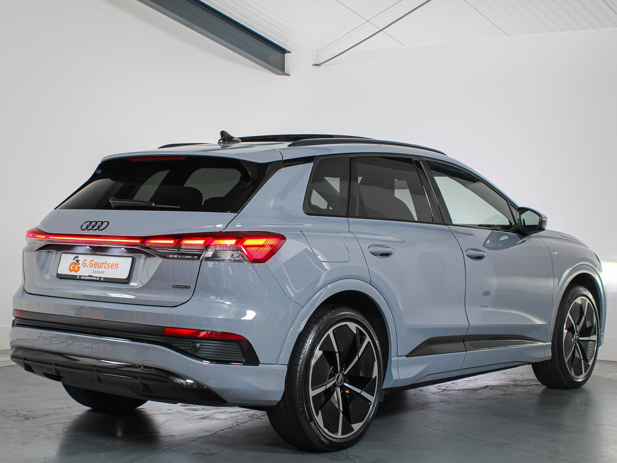 Audi Q4 e-tron 50 quattro Launch edition S Competition 77 kW, Auto's, Automaat, Zwart, Leder, 450 min