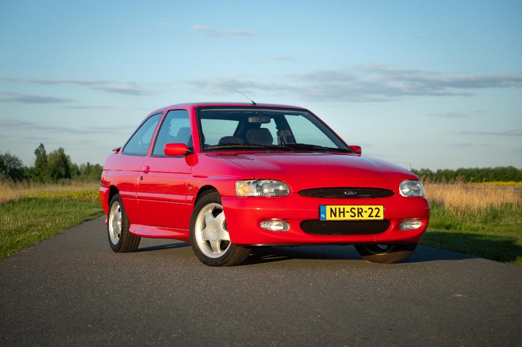 Ford Escort 2.0 RS 2000 | NL auto !! | 50.200 KM NAP | 150PK, Auto's, Ford, Particulier, Escort, ABS, Airbags, Centrale vergrendeling