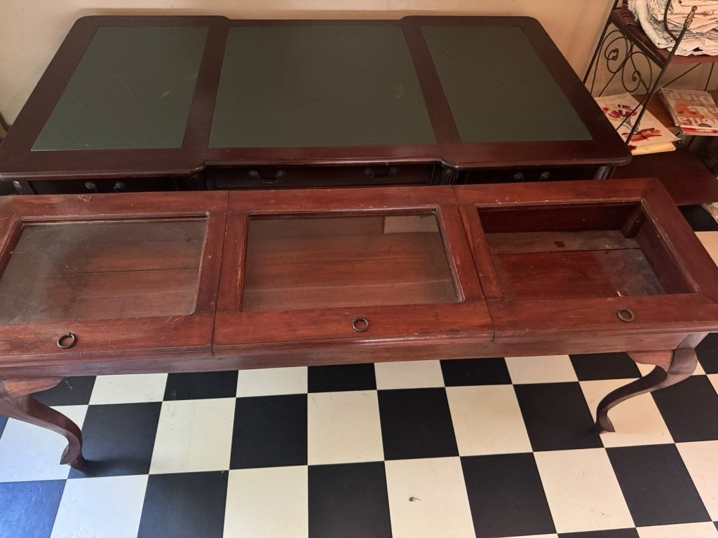 Klassieke houten vitrine kast, Ophalen
