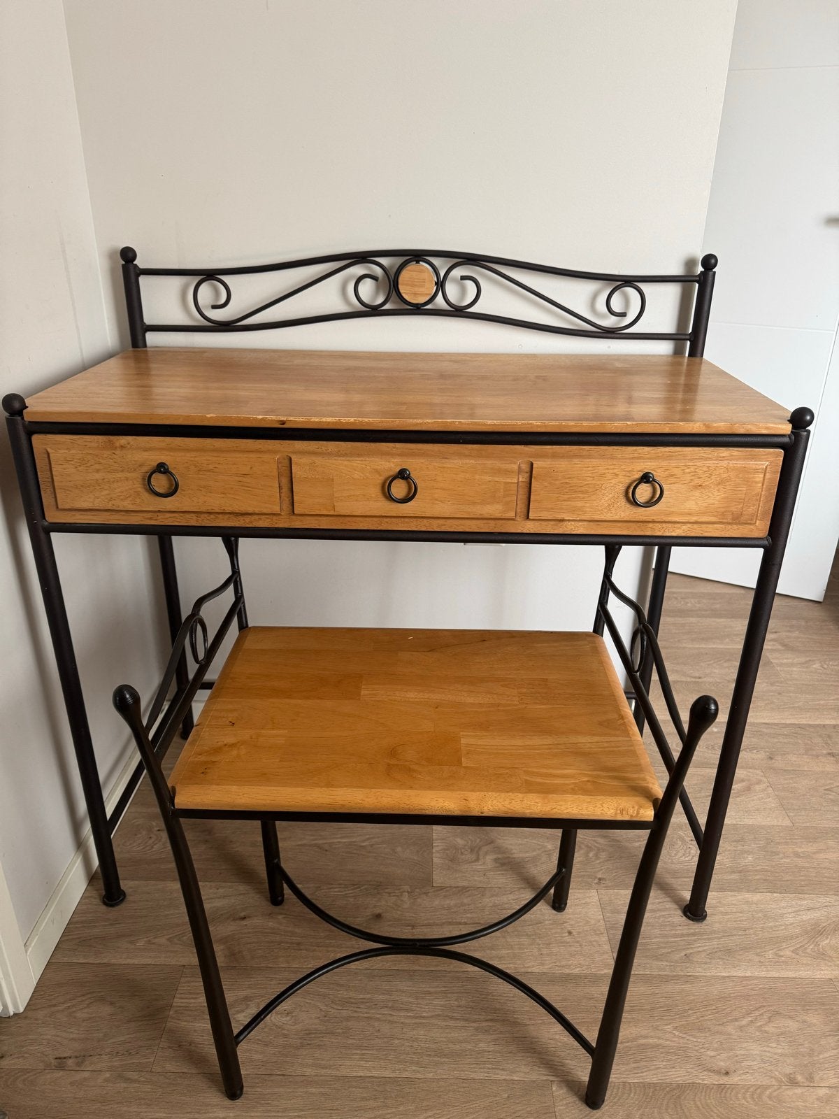 Kaptafel met krukje TEAB, Ophalen, Gebruikt, 100 tot 150 cm, Minder dan 100 cm