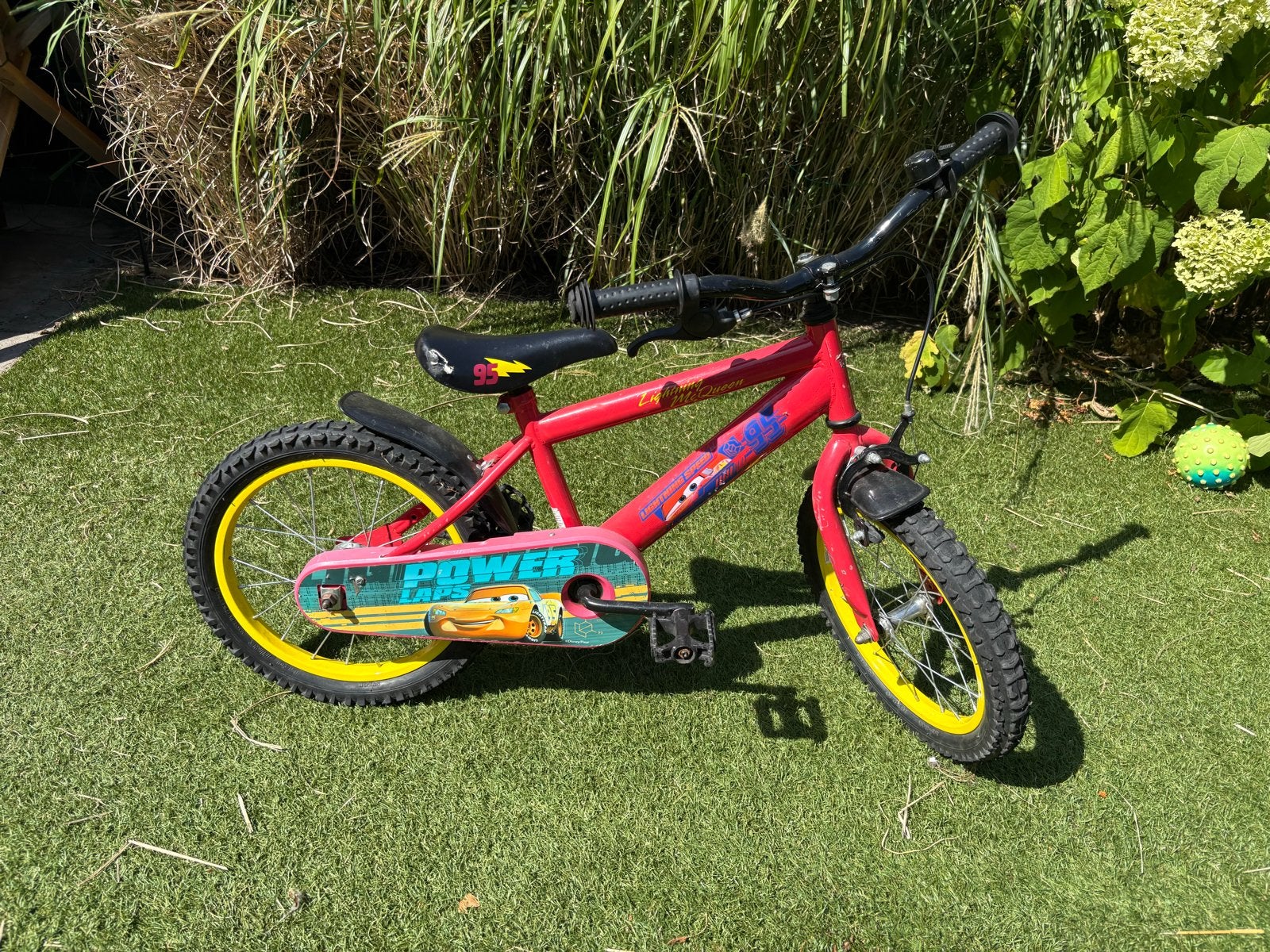16 inch kinderfiets met Cars thema, Ophalen, Gebruikt, Terugtraprem, 16 tot 20 inch