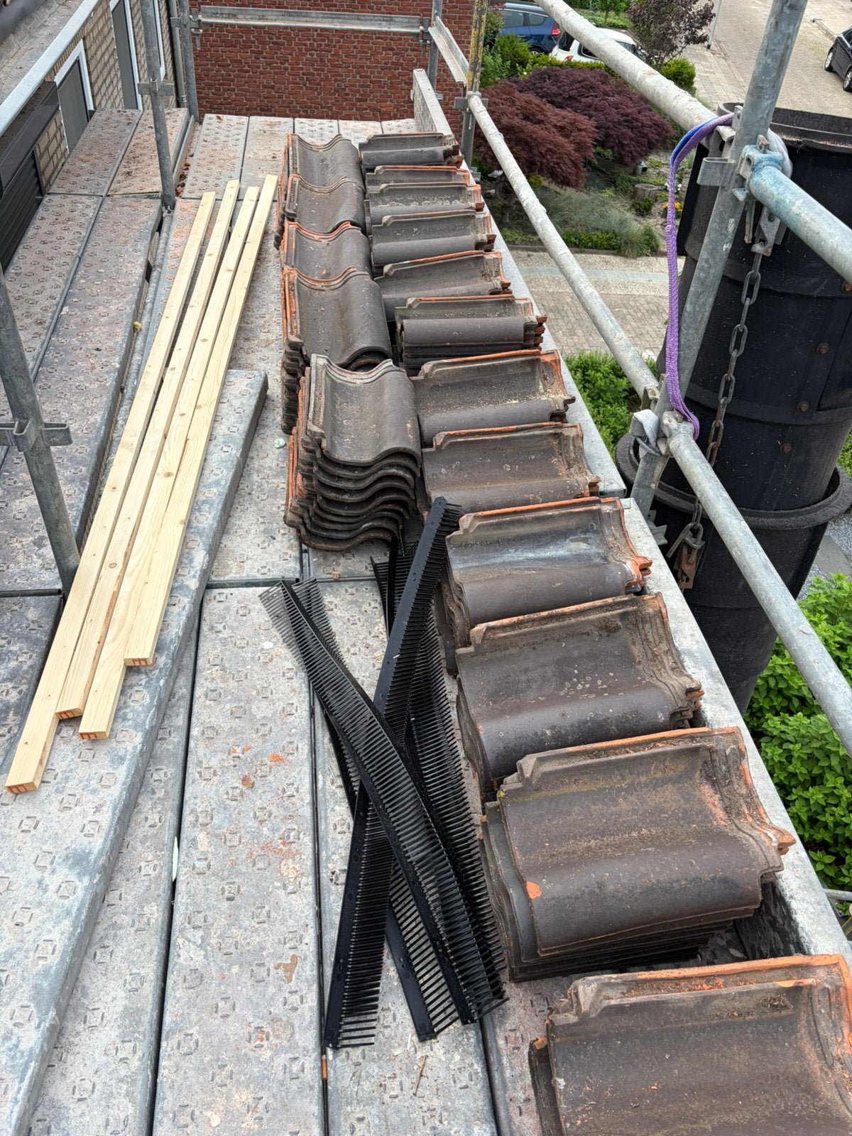 ovh dakpannen, Ophalen, Steen of Klei, Zo goed als nieuw, 15 m² of meer