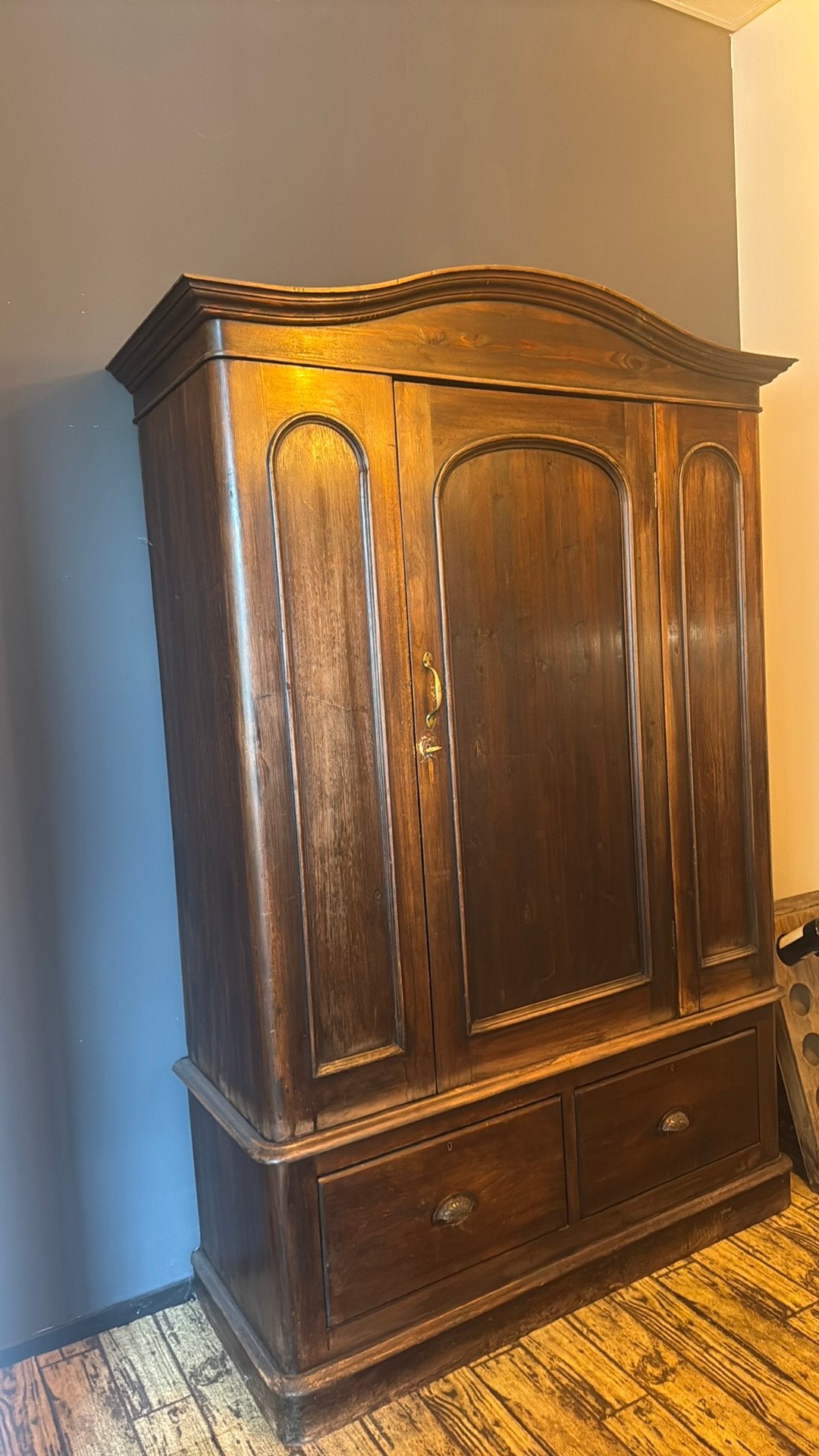 grote oude kast, Ophalen