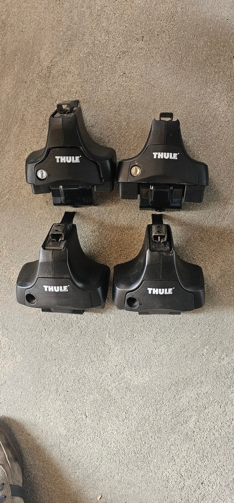 Thule dakdrager voetenset (4 stuks) + koppelset 3 deurs, Auto diversen, Dakdragers, Ophalen of Verzenden, Gebruikt