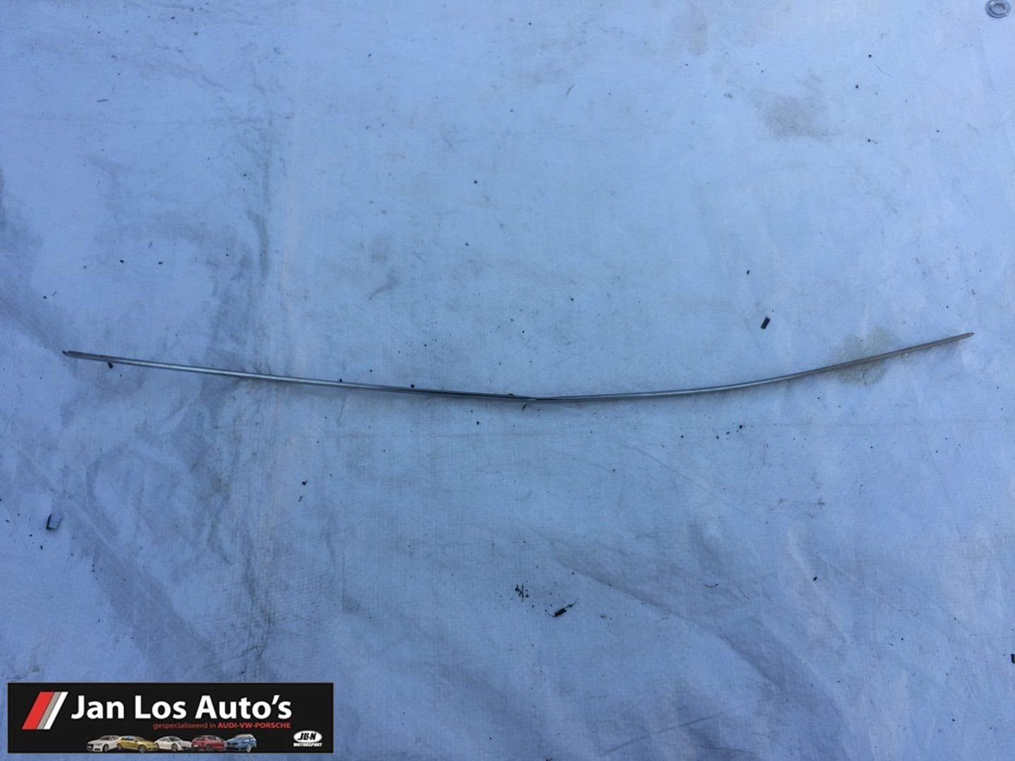 Grille lijst chroom Audi 100 C3 ('82-'90) 443853711, Gebruikt, -, -, -