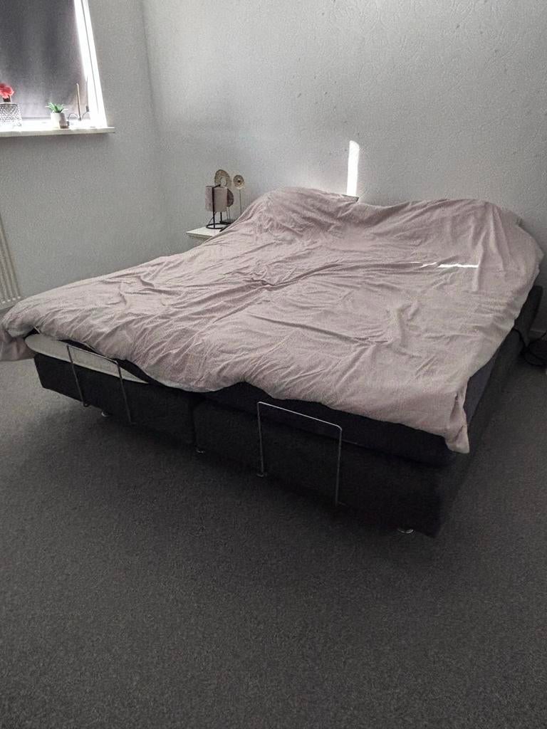 Elektrische boxspring 180x220 - Wegens verhuizing, Tweepersoons, Ophalen of Verzenden, Zo goed als nieuw, 180 cm