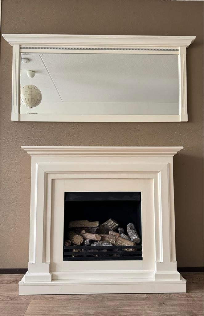 Crèmekleurige decoratieve haard met spiegel, Huis en Inrichting, Haarden, Ophalen, Gebruikt, Vrijstaande haard, Overige soorten