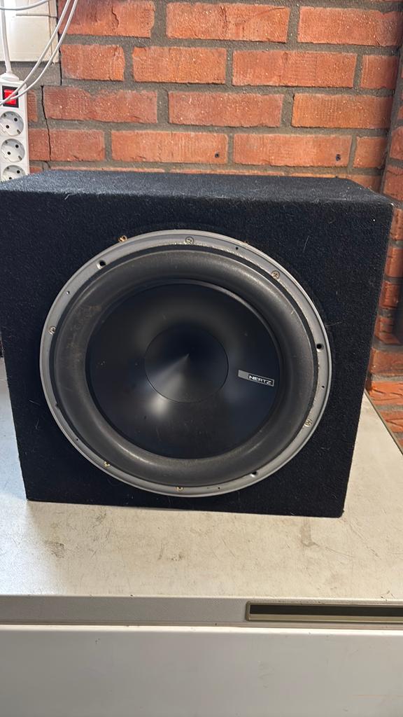 Hertz Subwoofer met ingebouwde versterker, Auto diversen, Autospeakers, Ophalen, Gebruikt