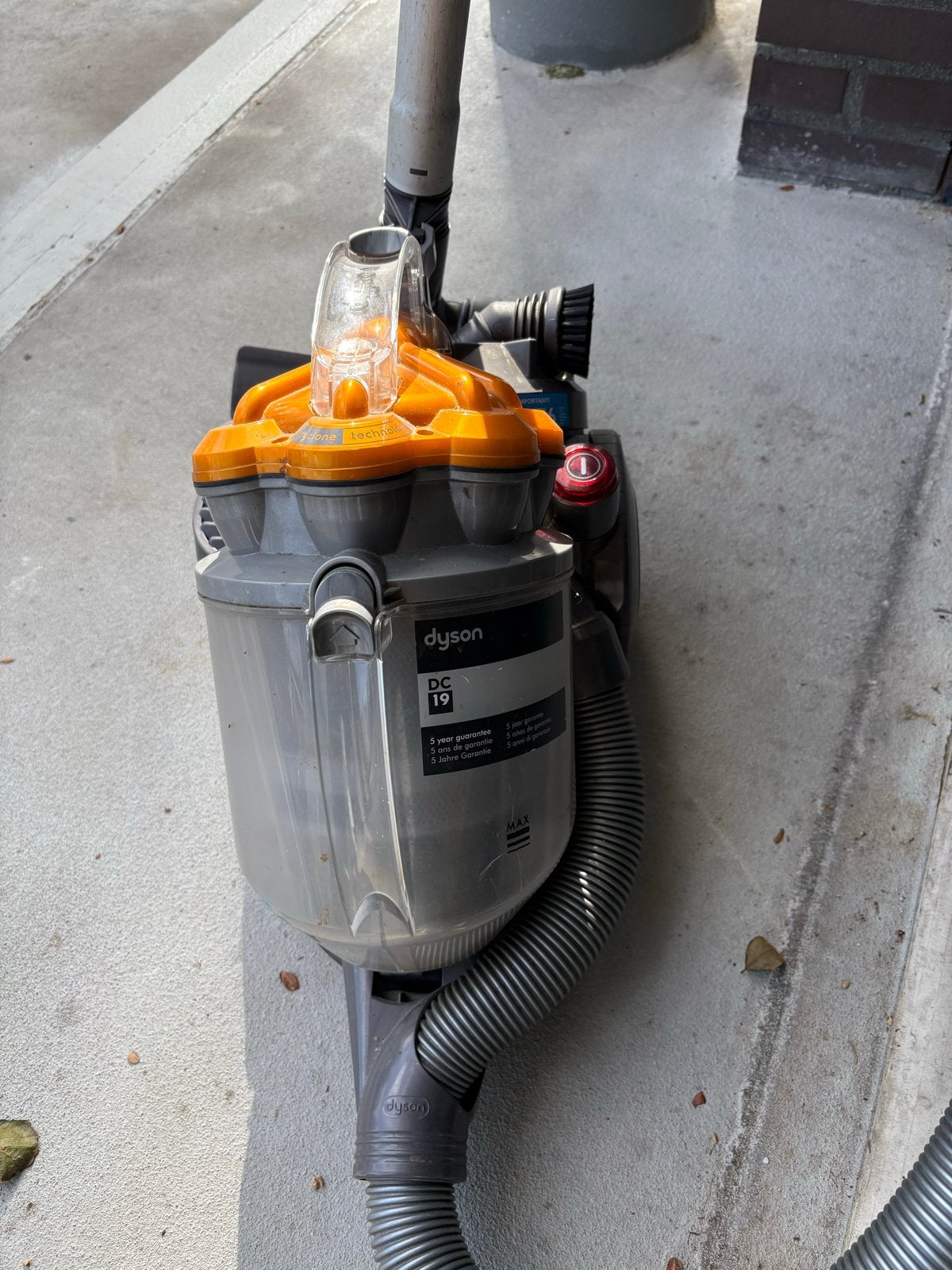 Dyson DC19 Sledestofzuiger - Krachtige stofzuiger, Witgoed en Apparatuur, Gebruikt, Ophalen of Verzenden, Dyson, Reservoir