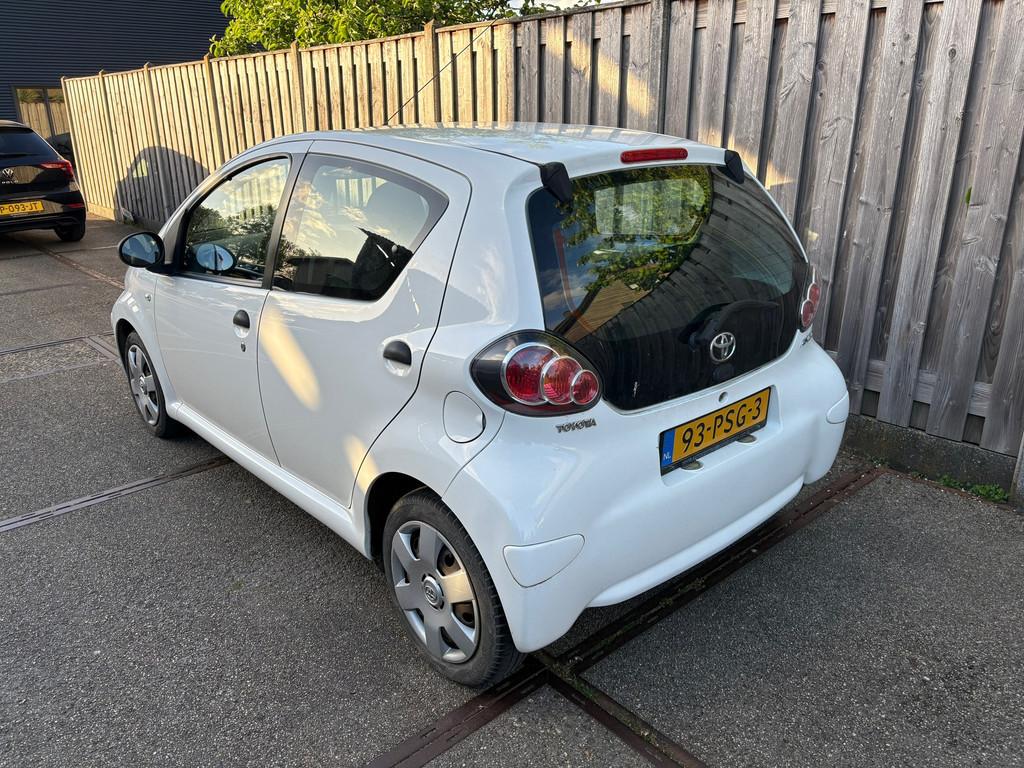 Toyota Aygo 1.0-12V Access, Voorwielaandrijving, Gebruikt, 4 stoelen, Origineel Nederlands