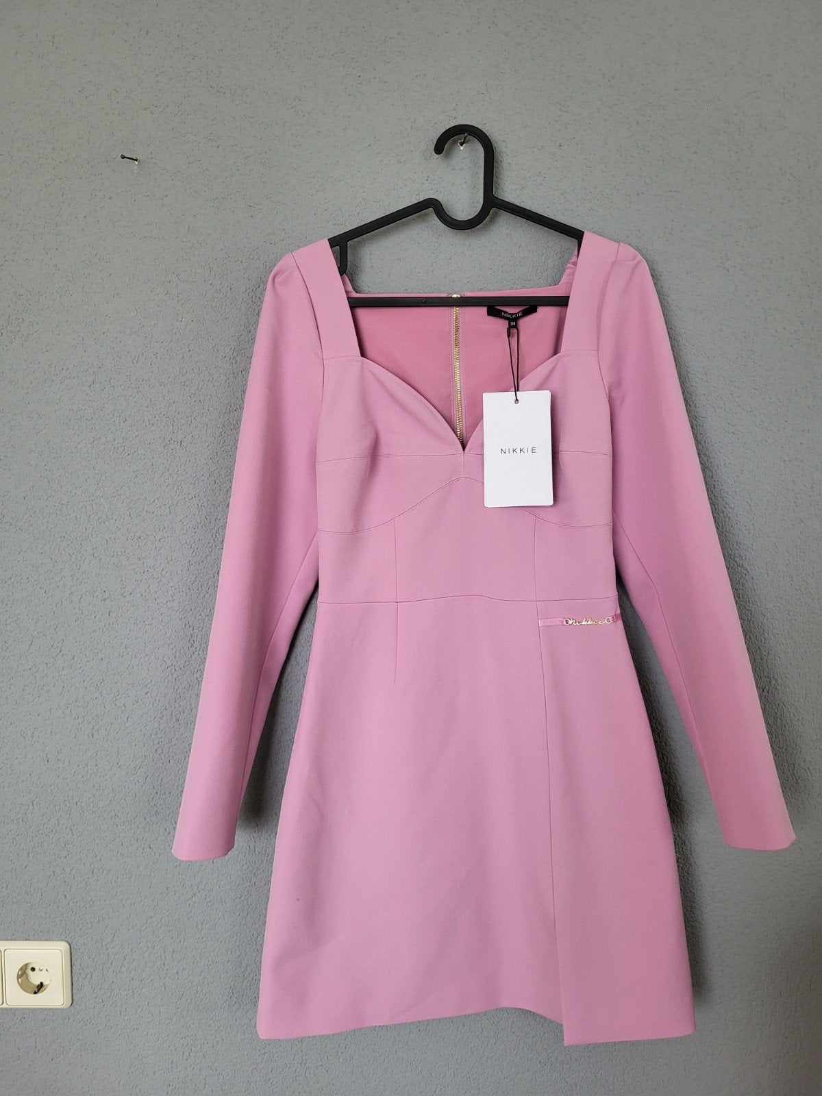 NIKKIE chique jurk maat XS nieuw, Verzenden, Nieuw, Roze, Maat 34 (XS) of kleiner