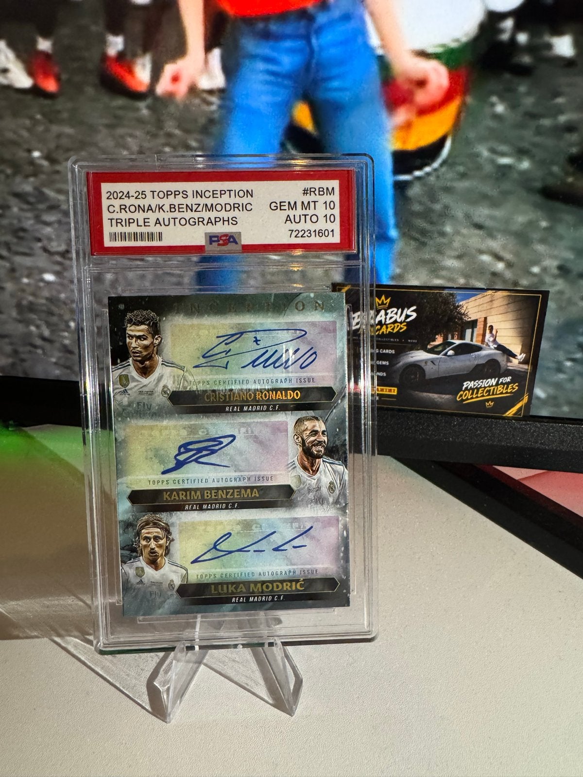 Topps Inception Benzema Ronaldo Modric PSA 10 Triple Auto, Ophalen of Verzenden, Nieuw, Buitenlandse clubs, Spelerskaart