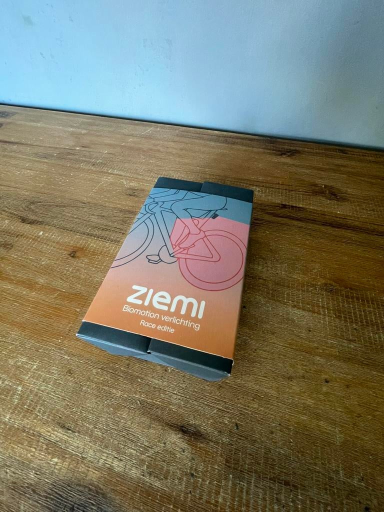 Ziemi achterlicht, Ophalen of Verzenden, Zo goed als nieuw