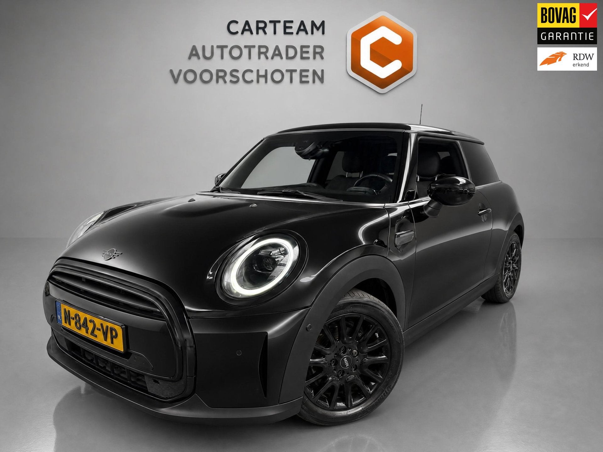 Mini 3-Deurs 1.5 Cooper Classic |Achteruitrijcamera|Carplay|, Automatische klimaatregeling, Gebruikt, 4 stoelen, Origineel Nederlands