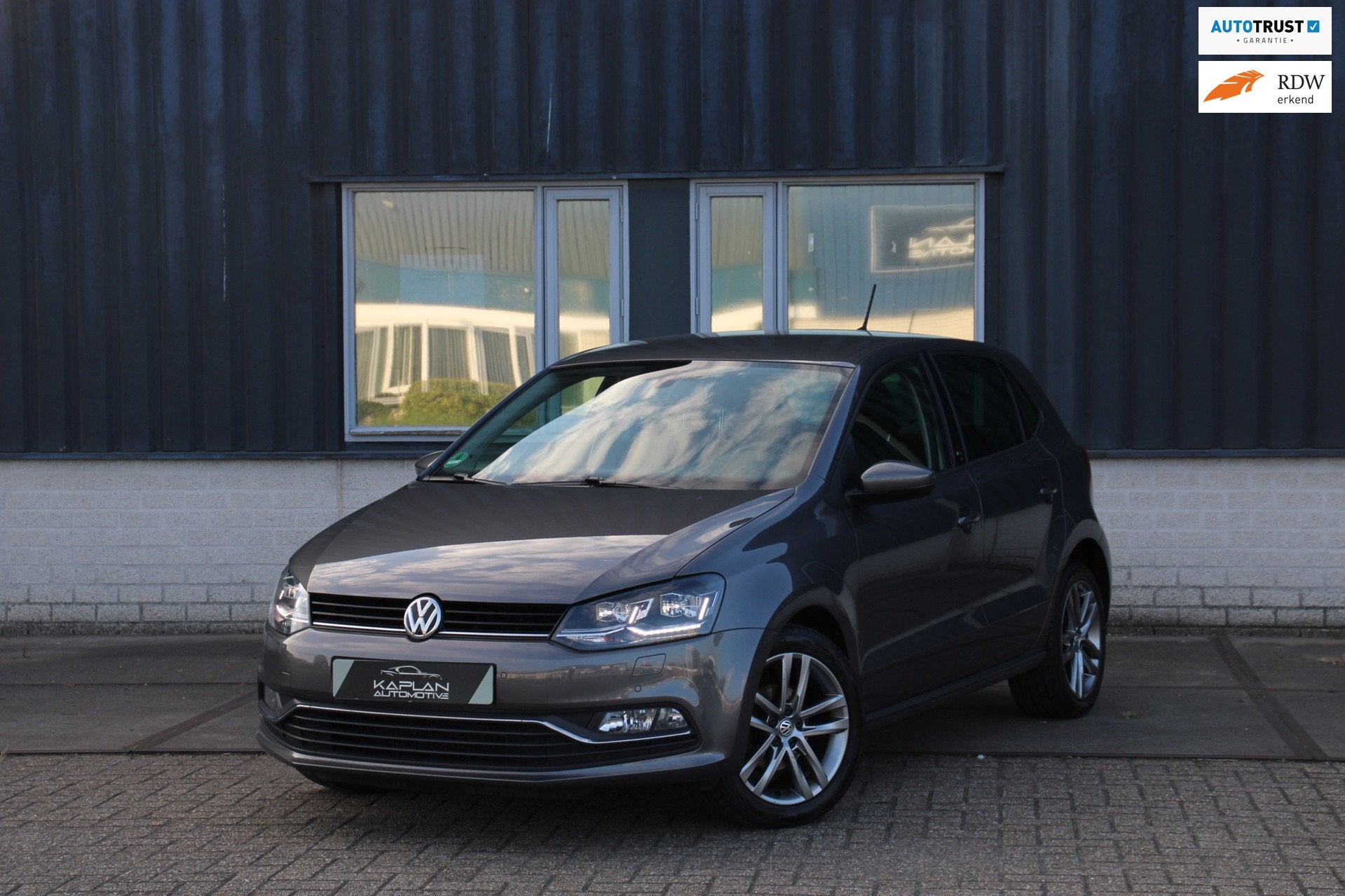 Volkswagen Polo 1.2 TSI Sound Beats LED Cruise CarPlay Stoel, Stof, Gebruikt, Zwart, 4 cilinders