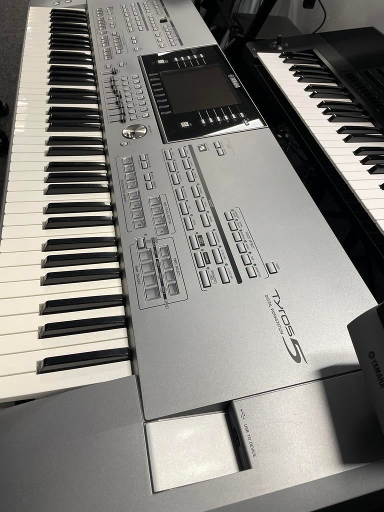 Yamaha Tyros 5, Muziek en Instrumenten, Keyboards, Gebruikt, Ophalen of Verzenden, 76 toetsen, Midi-aansluiting