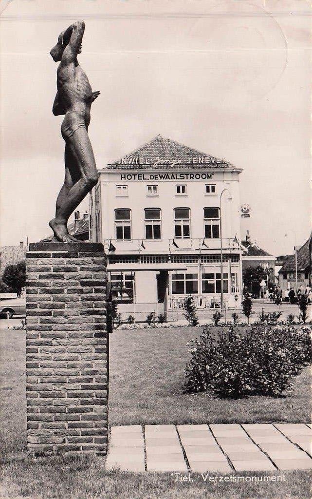 Tiel - Verzetsmonument (staande kaart uit 1958), Ophalen of Verzenden, 1940 tot 1960, Gelopen, Gelderland