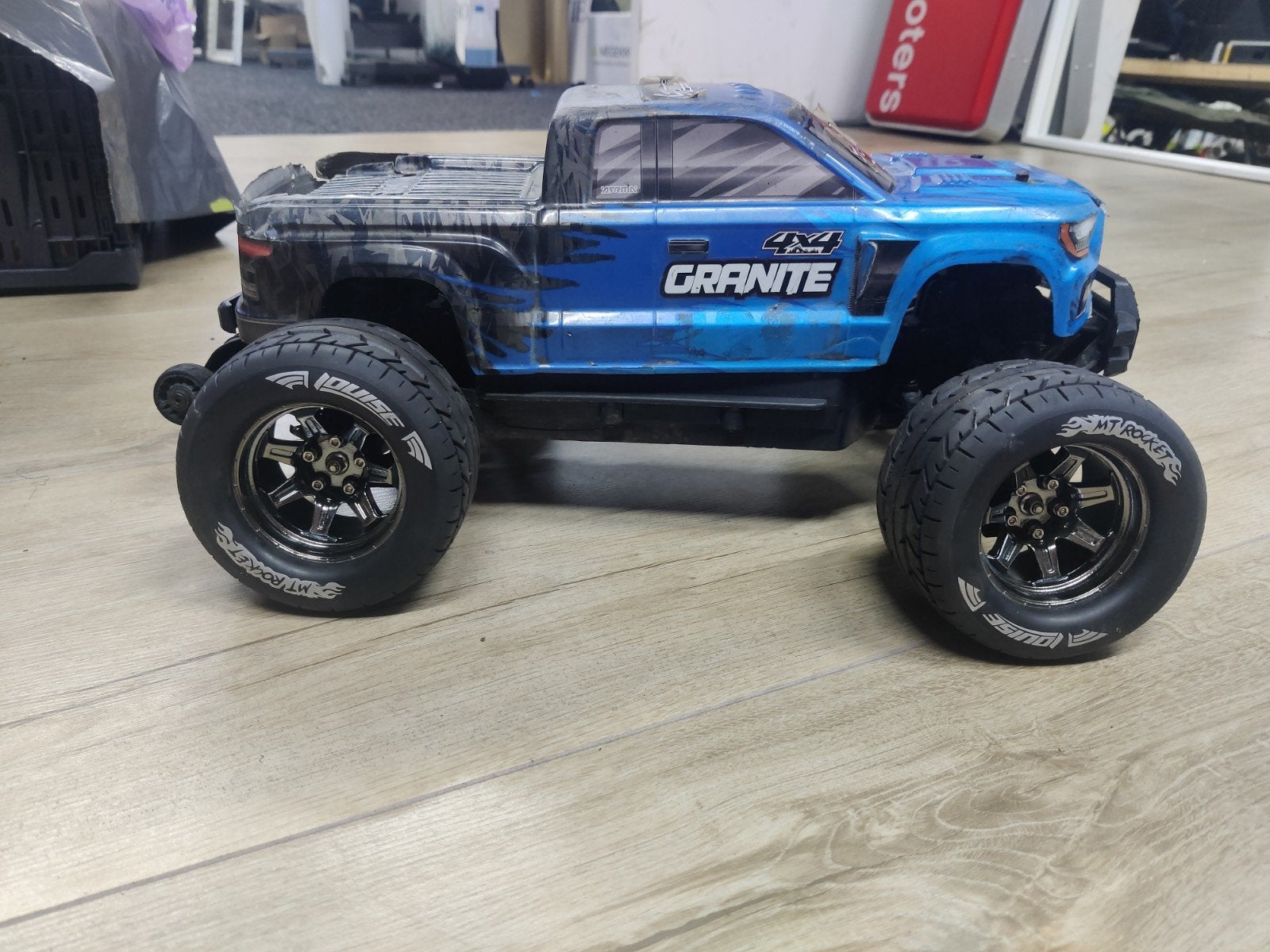 ARRMA Granite 4x4 RC Truck met afstandsbediening en accu, Elektro, Gebruikt, Auto offroad, Ophalen of Verzenden