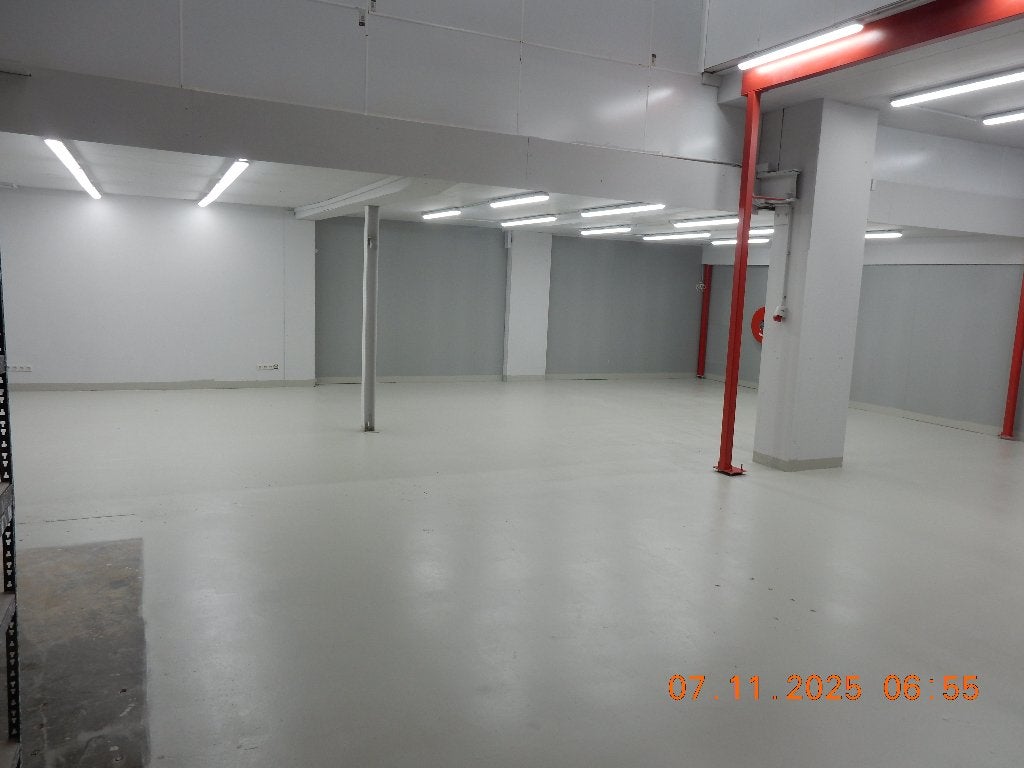BEDRIJFSRUIMTE UNIT CATERING OPSLAG LOODS KANTOOR GRONINGEN, 140 m², Huur, Bedrijfsruimte