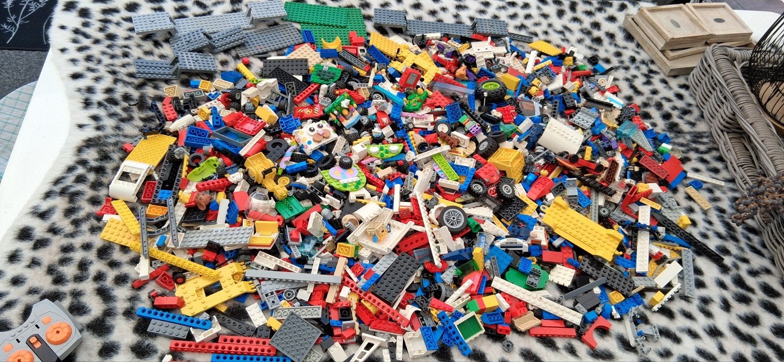 Grote partij LEGO steentjes met poppetjes en grondplaten, City, Inclusief extra onderdelen, Lego, Ophalen of Verzenden