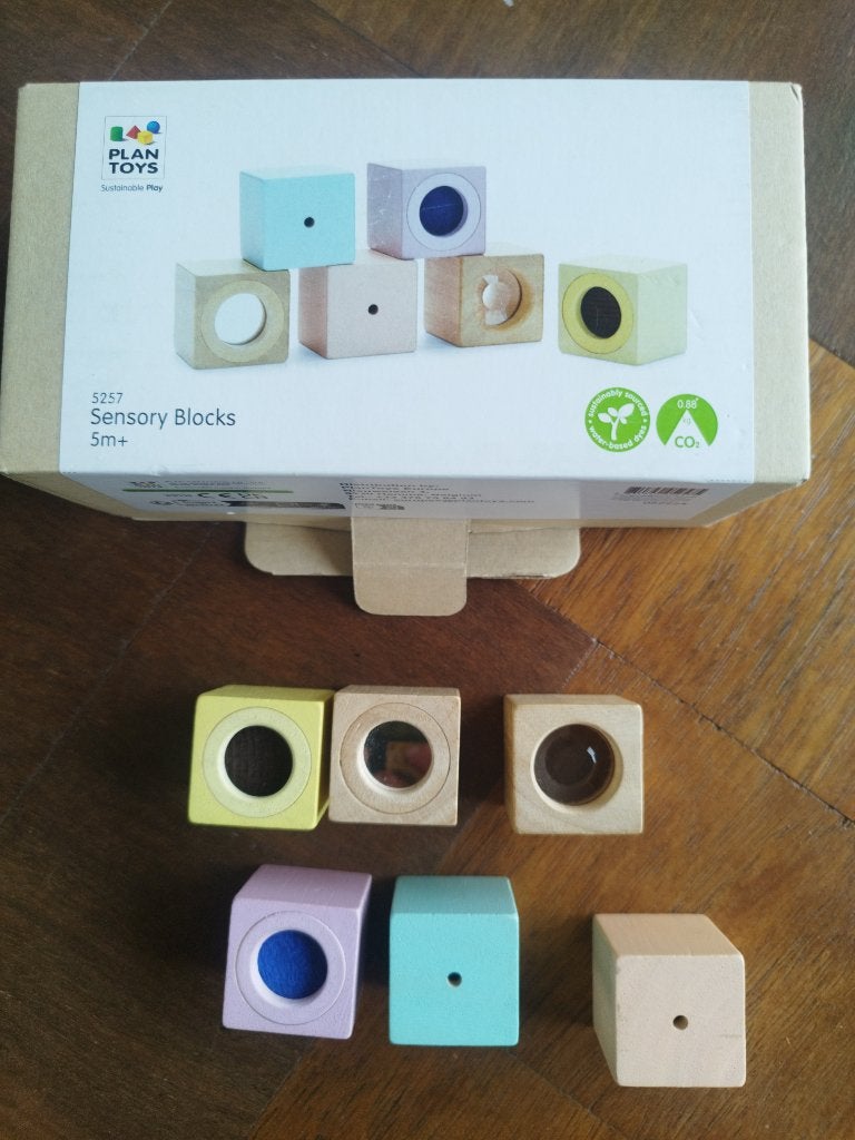 Sensory blocks Plan Toys, Ophalen of Verzenden, Zo goed als nieuw
