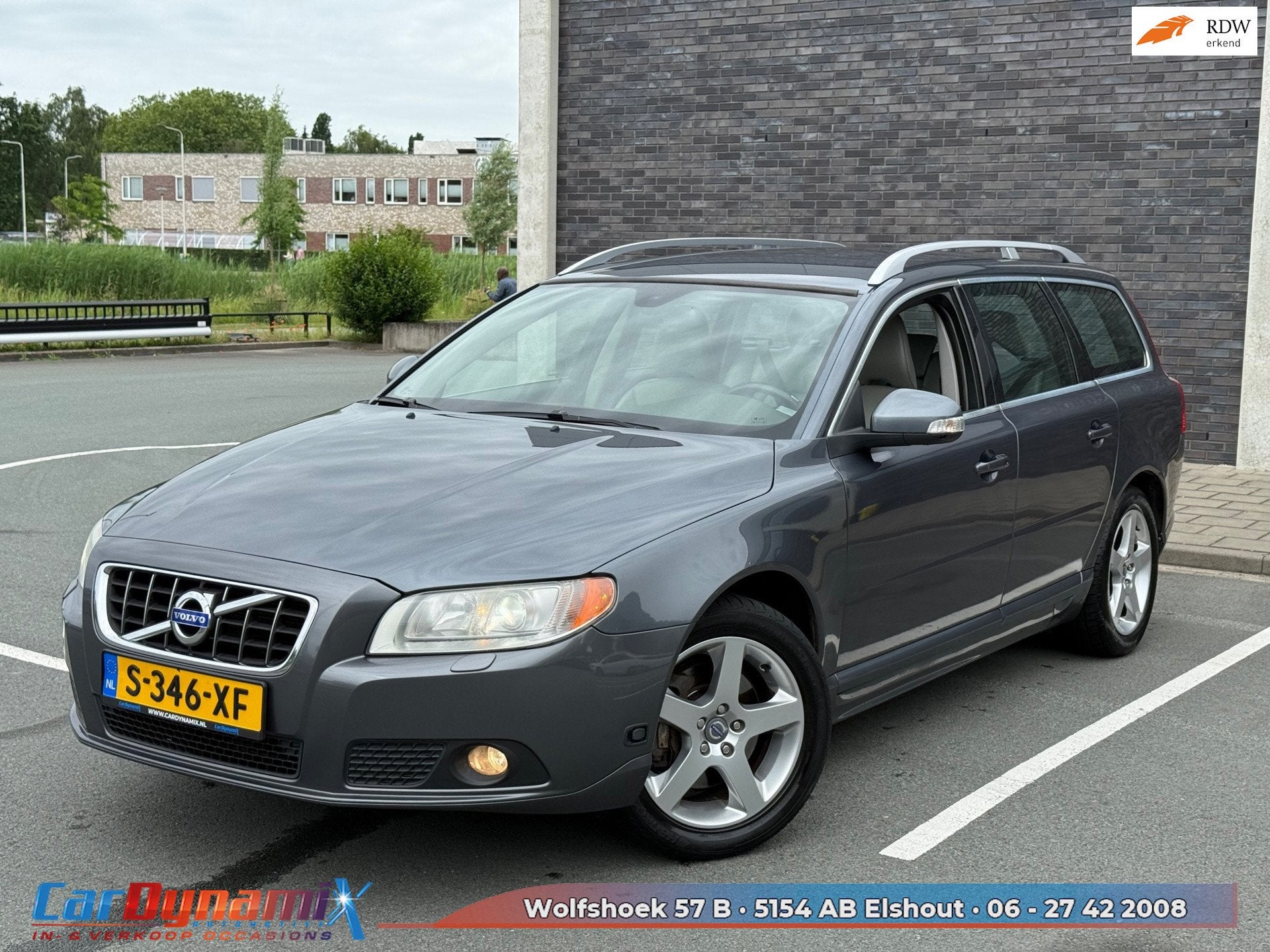 Volvo V70 2.5FT Summum | LPG-G3 | Nwe Kopp. | APK'27 | Leder, Voorwielaandrijving, Gebruikt, Beige, Overige brandstoffen
