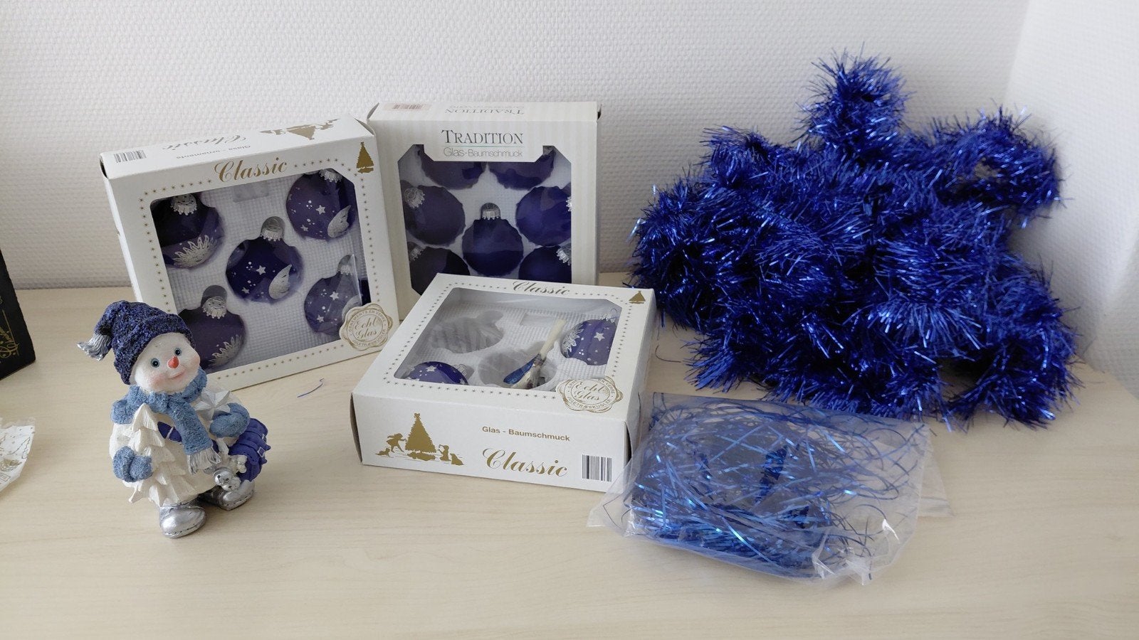 Glazen, blauw met zilveren, kerstballen., Diversen, Ophalen of Verzenden, Zo goed als nieuw