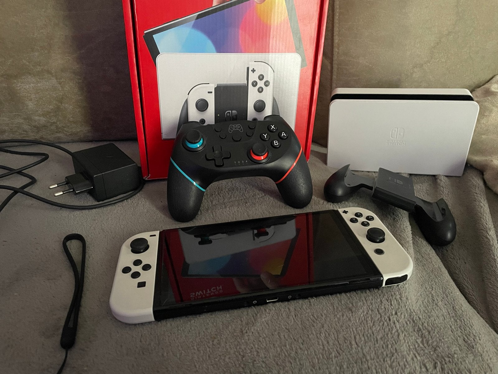 Nintendo Switch OLED met extra controller en 64GB SD-kaart, Met 2 controllers, Zo goed als nieuw, Met harde schijf, Switch OLED