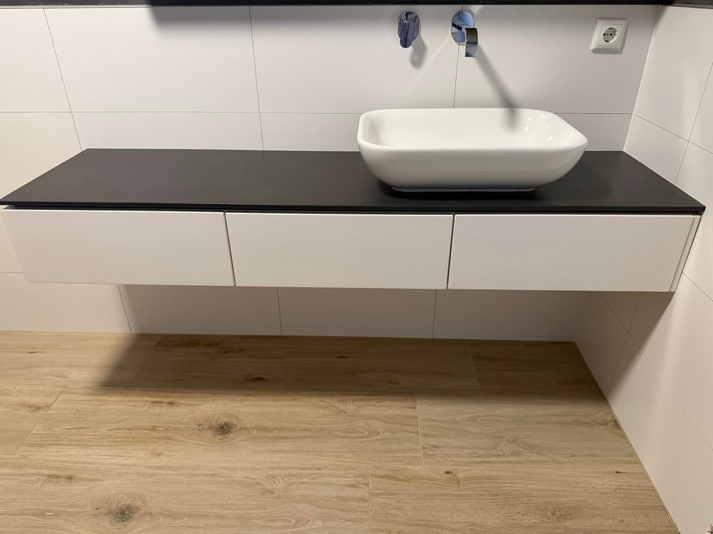 Moderne wastafelonderkast met 3 lades en zwart DEKTON blad, Ophalen, 150 tot 200 cm, Zo goed als nieuw, Minder dan 100 cm