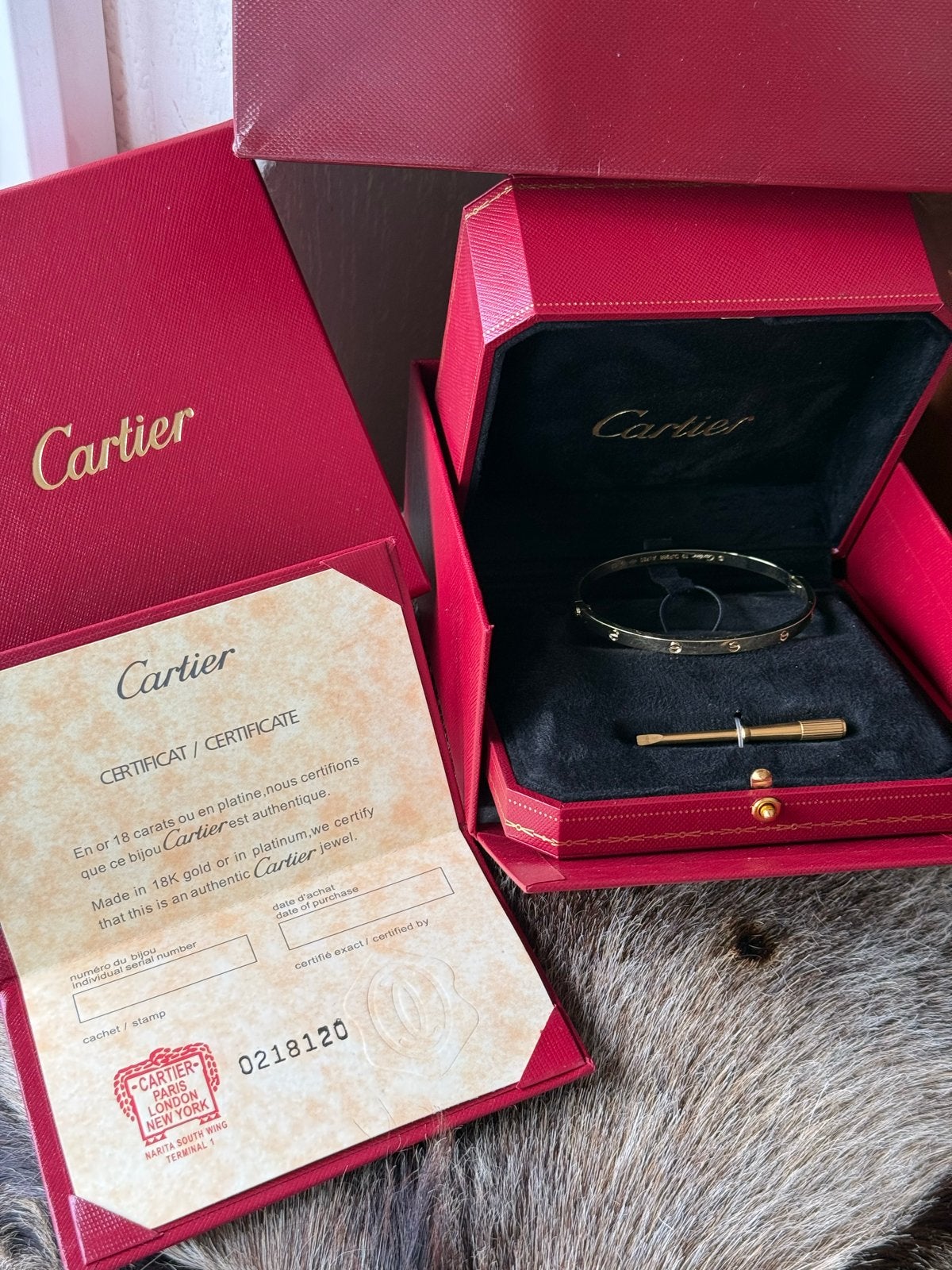 Nieuw Cartier Love Armband gekleurd goud met Certificaat, Staal, Nieuw, Ophalen of Verzenden, Goud