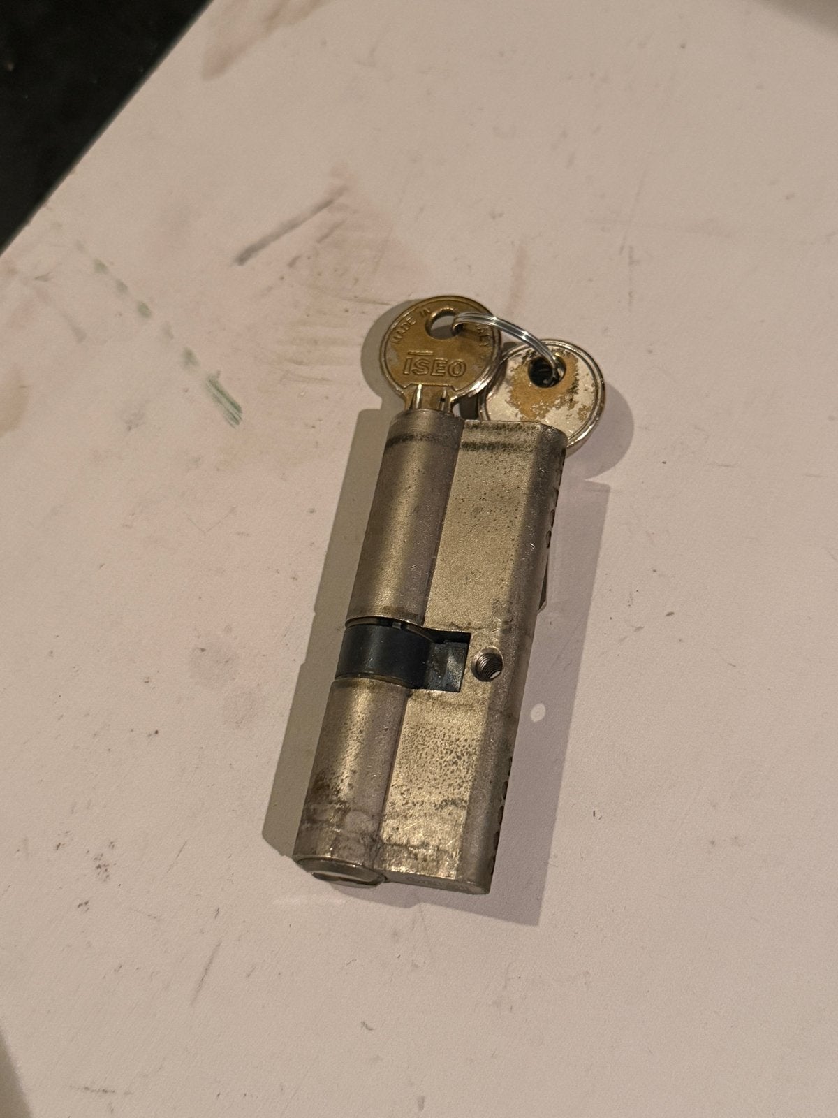 Cilinderslot ISEO 35/45 met 4 sleutels, Ophalen of Verzenden, Gebruikt, Slot