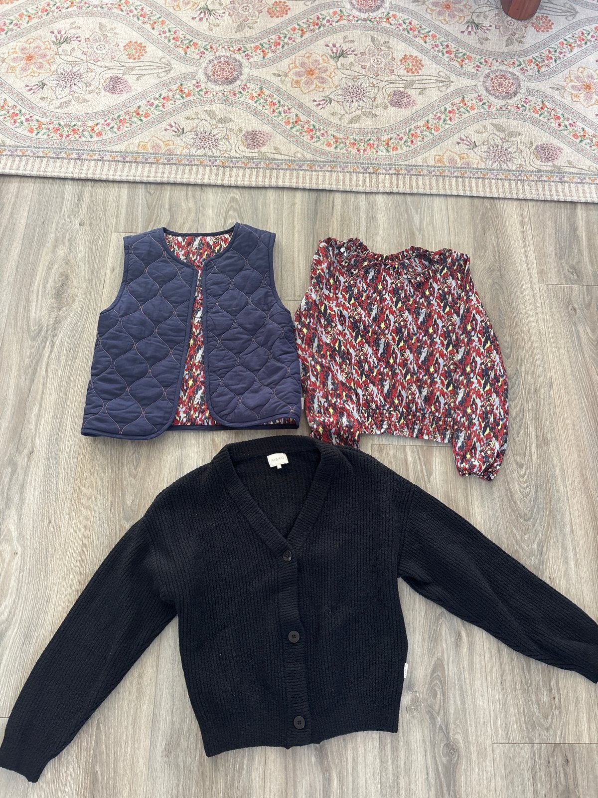 Set van 3 meisjes Gevoerd vest, blouse en gebreid vest, Kinderen en Baby's, Ophalen of Verzenden, Zo goed als nieuw, Meisje, Trui of Vest