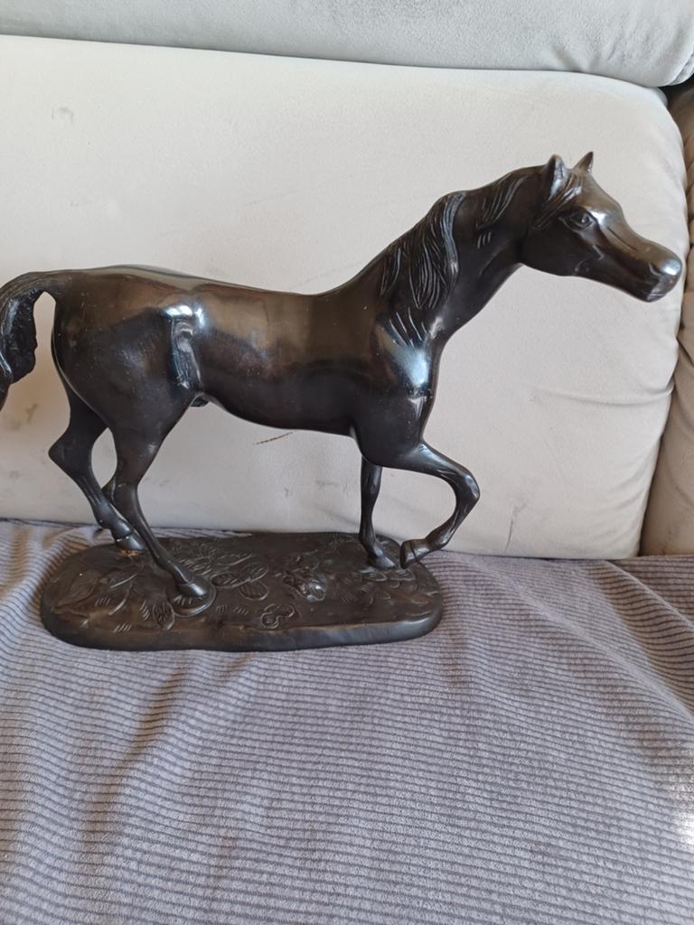 Bronzen paard sculptuur - Elegant en gedetailleerd, Gepatineerd, Ophalen of Verzenden, 20 - 50 cm, Beeld