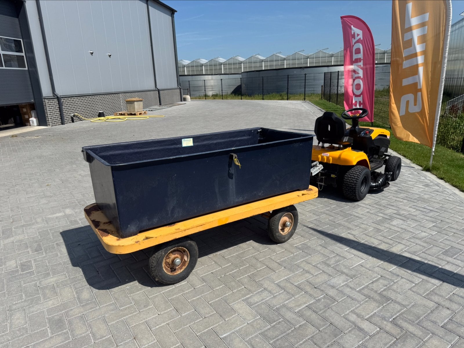 Zitmaaier aanhanger met grote bak erop., Tuin en Terras, Ophalen, Gebruikt, Mertstraat 5 Zuilichem, X