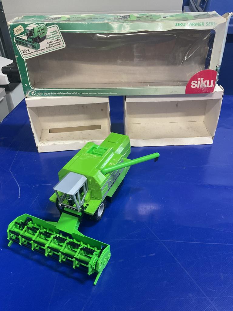 Siku Deutz Combine, Ophalen, Nieuw