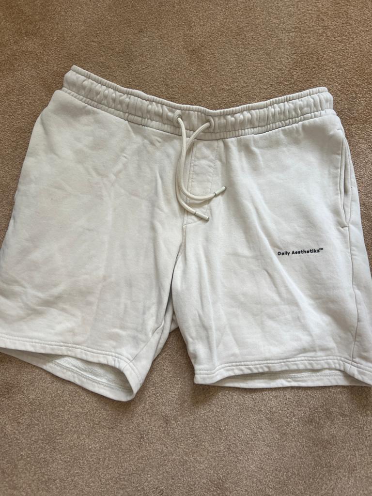 Beige Daily Aesthetikz Shorts - Maat M/48-50, Ophalen of Verzenden, Gedragen, Maat 48/50 (M), Beige