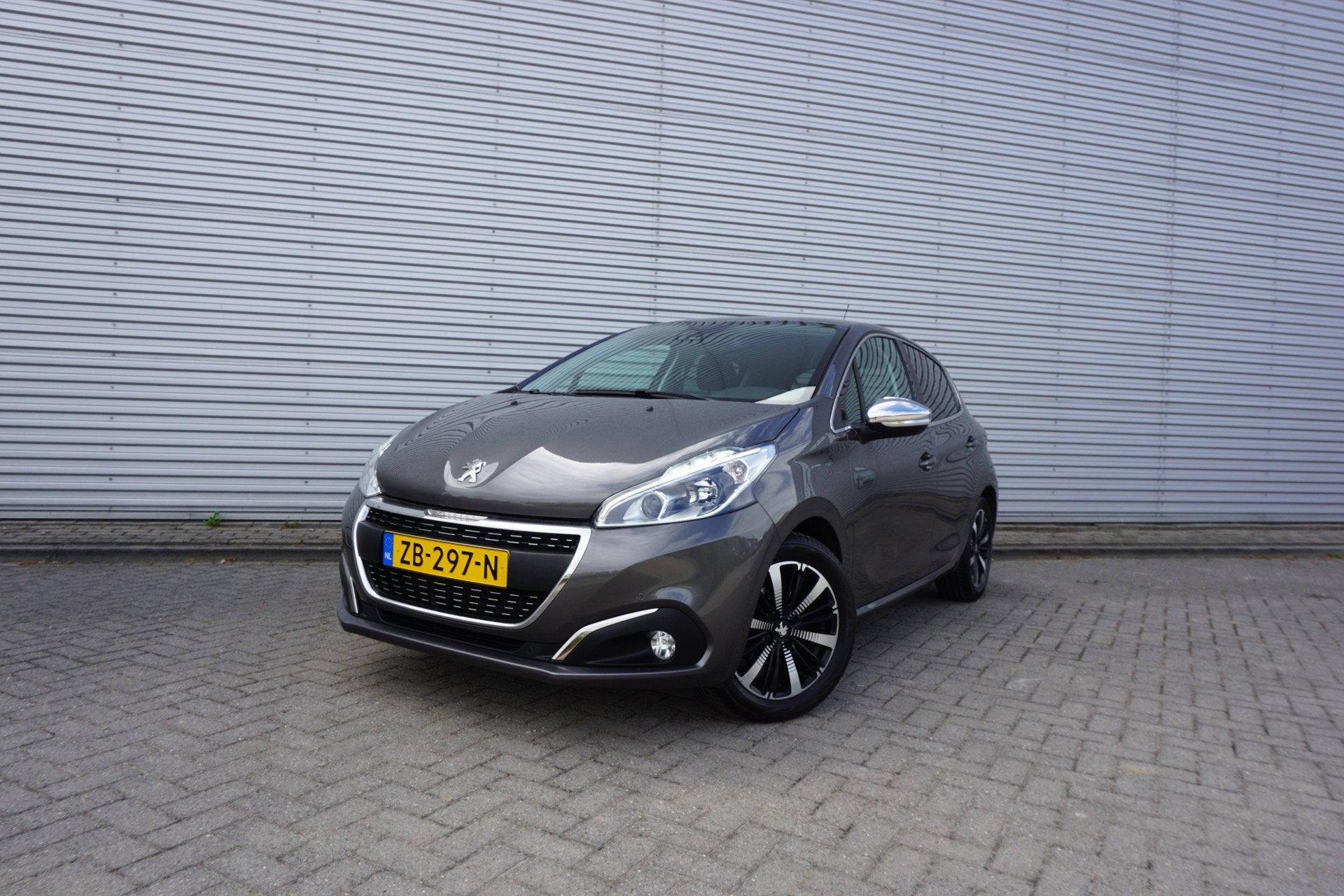 Peugeot 208 1.2 PureTech Tech Edition Climate / Navi / Cruis, Auto's, Voorwielaandrijving, Stof, Gebruikt, Euro 6