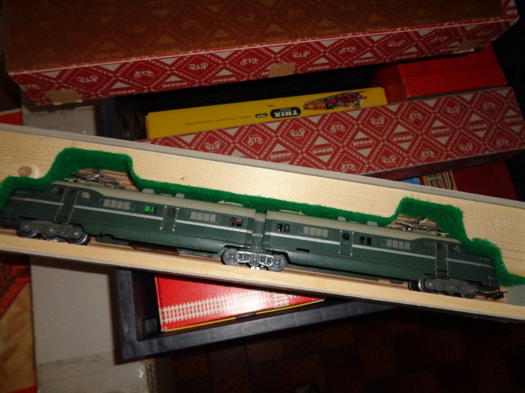 Märklin  DL 800  2 x, Ophalen, Wisselstroom, Gebruikt, Locomotief