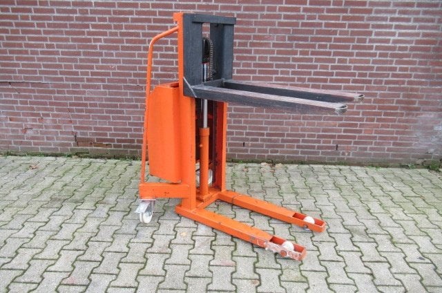Elektrische stapelaar 12 volt 1 ton - Hefhoogte 102 cm., Ophalen, Gebruikt, Elektrisch