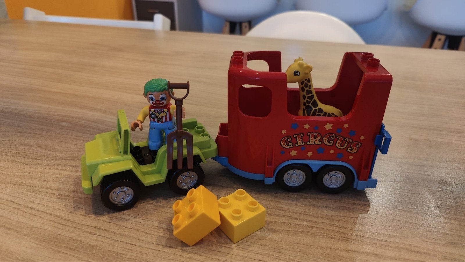 Lego Duplo Circuswagen met Jeep en Giraffe, Inclusief minifiguren, Gebruikt, Overige thema's, Ophalen of Verzenden