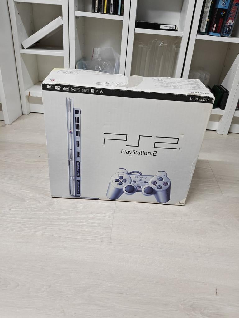 Sony PS2 Slim Zilver CIB, Spelcomputers en Games, Spelcomputers | Sony PlayStation 2, ., Ophalen of Verzenden, Zo goed als nieuw