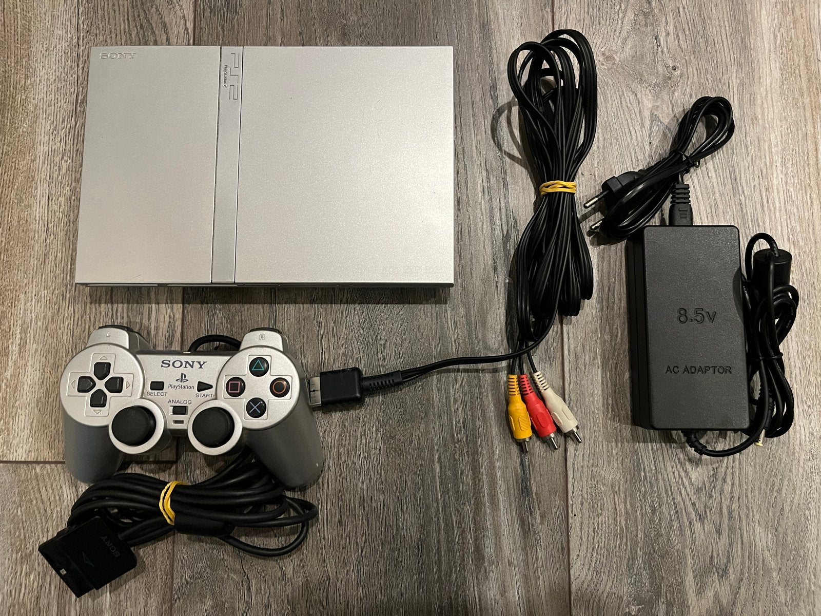 PlayStation 2 Slim Zilver met 1 Controller, Ophalen, Zo goed als nieuw, Met 1 controller, Zilver