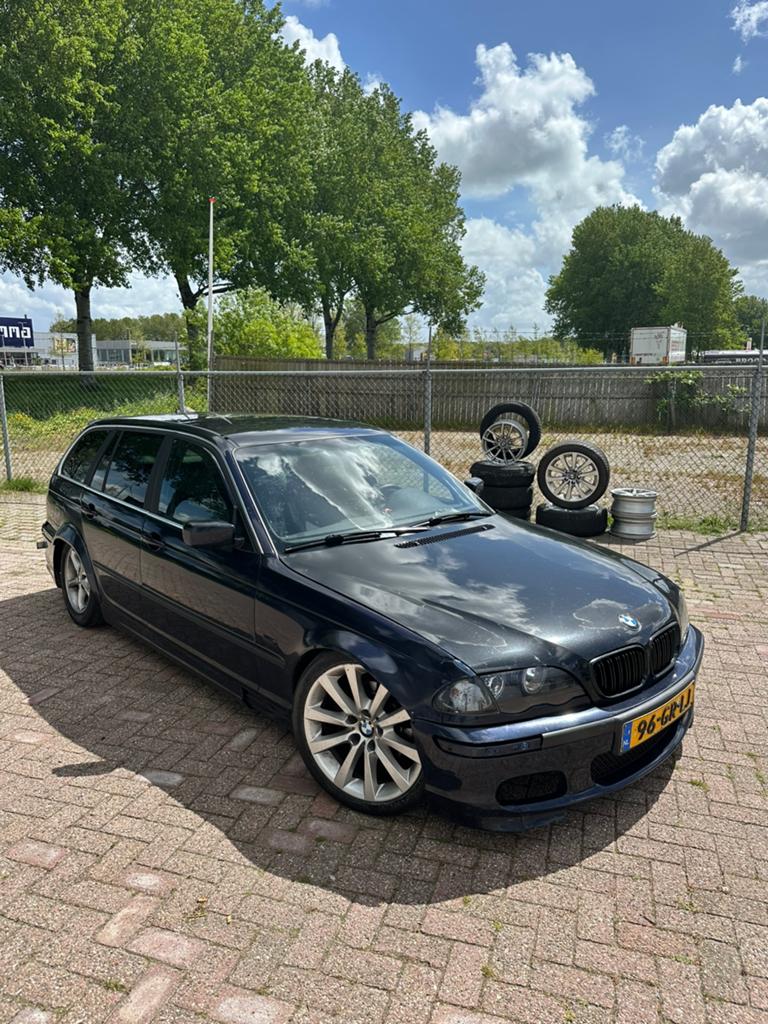 BMW 320i | Las diff | APK | drift/circuit | extra wielen |, 2171 cc, Achterwielaandrijving, Blauw, Stationwagon