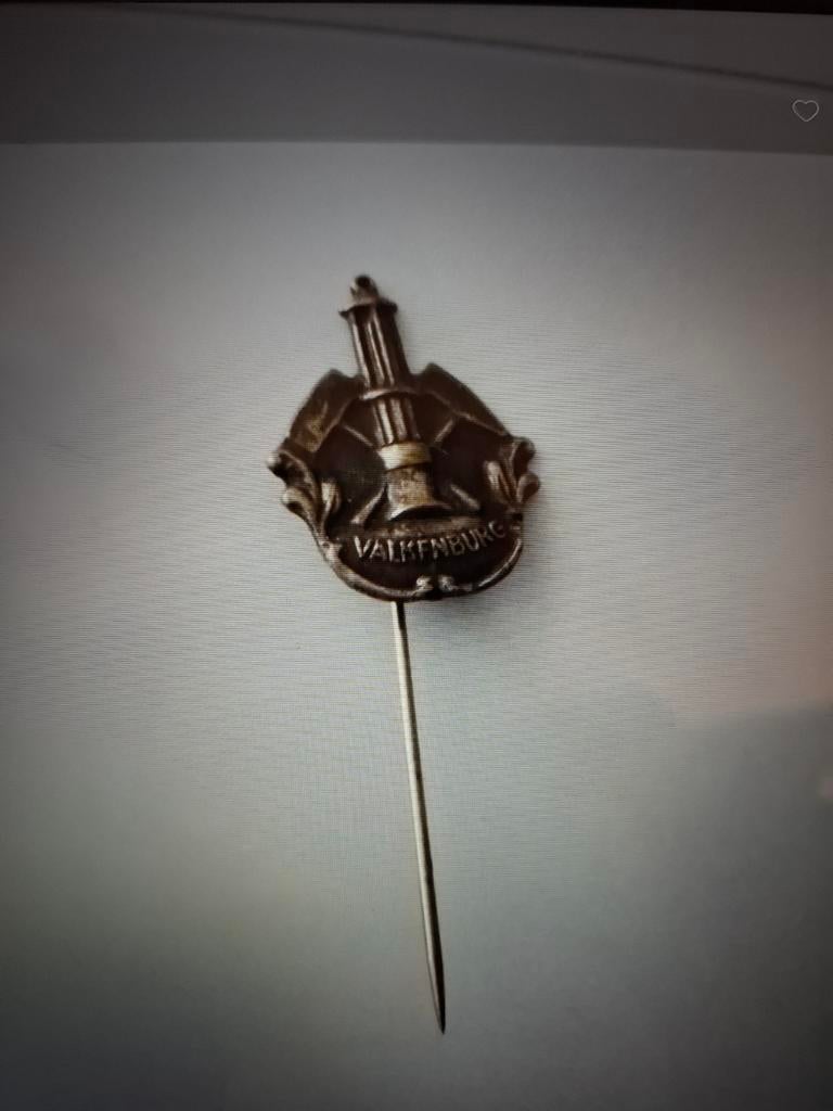 4 Speldjes Valkenburg, Ophalen of Verzenden, Zo goed als nieuw, Stad of Land, Speldje of Pin
